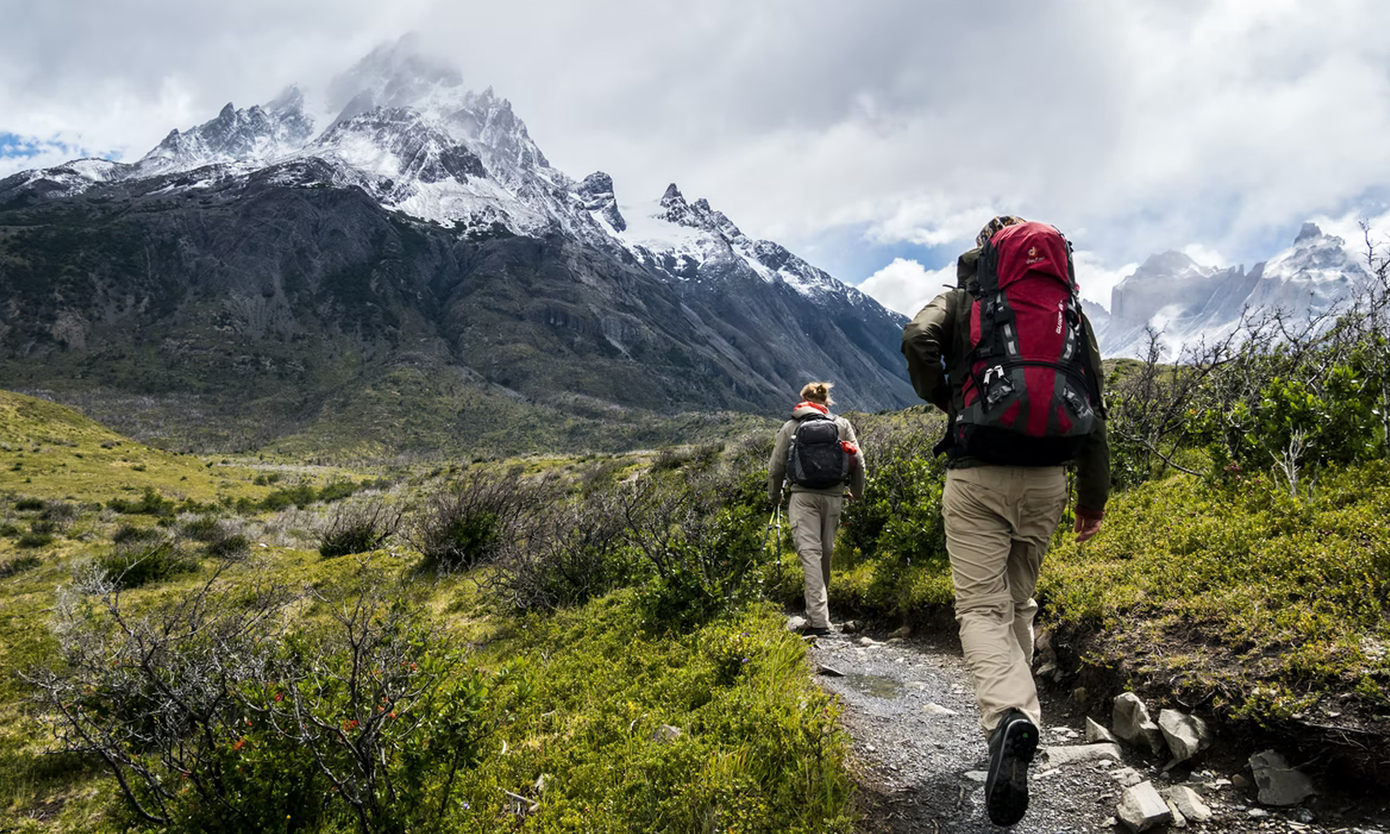 10 Activities You Can Do While Travelling-hiking