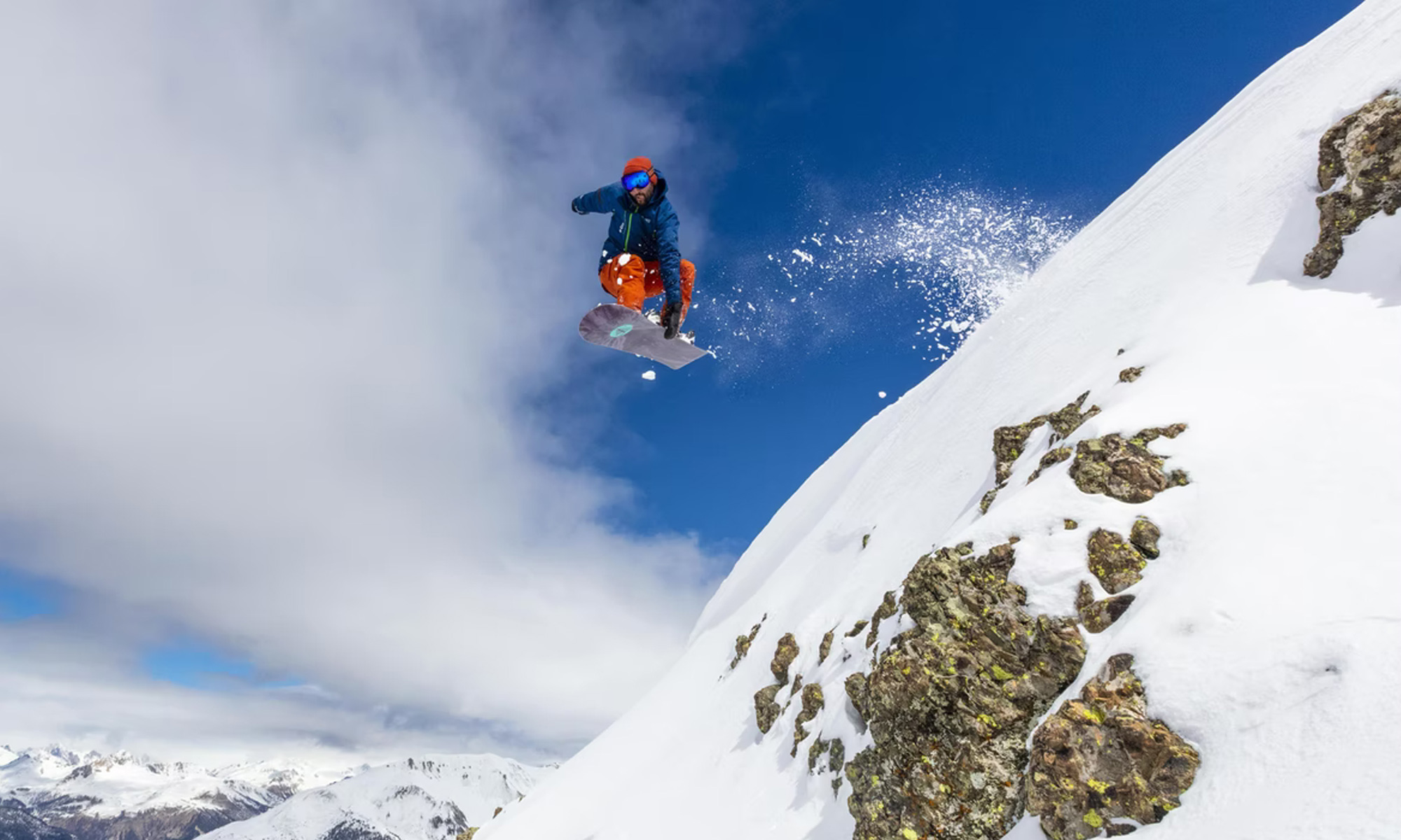 10 Activities You Can Do While Travelling-skiing