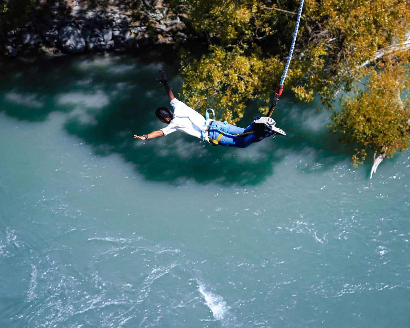 10 Activities You Can Do While Travelling-cycling-bungee-jumping