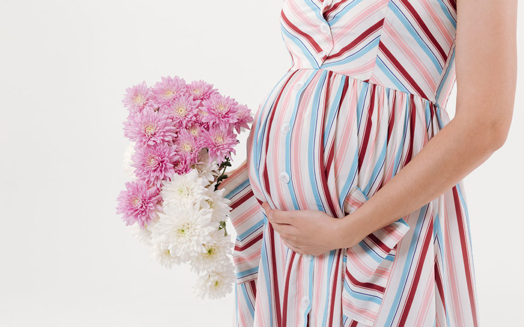 7 Best Tips to Dress during Pregnancy without Compromising the Style.