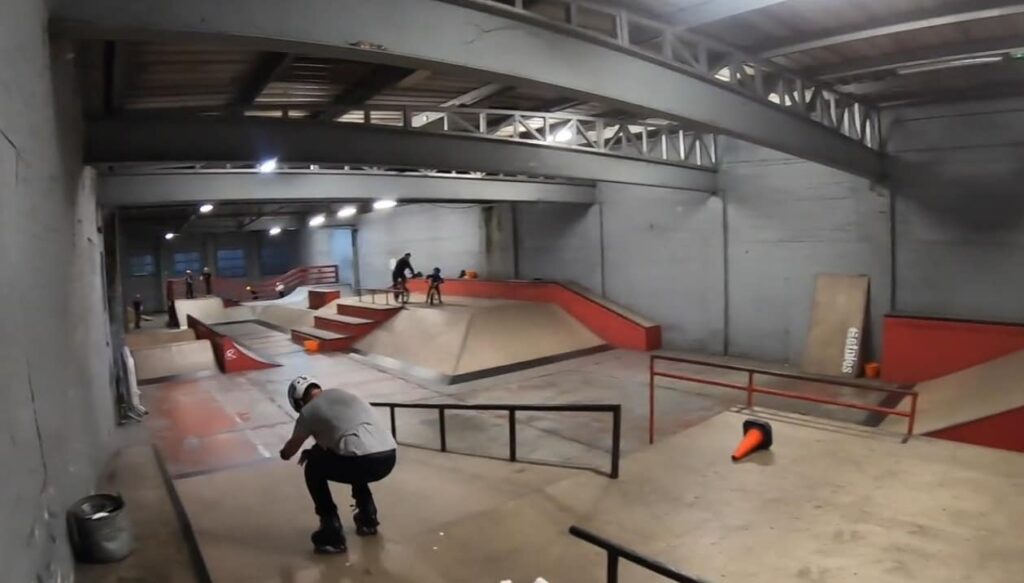 Rampworx skateboard park: Skate Parks in London or Skate Parks Near London